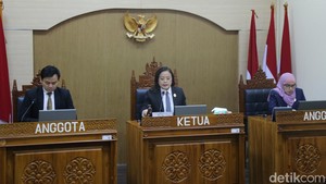 Tok! Salinan Ijazah dan Transkrip Jokowi Terbuka untuk Publik