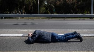 Warga Israel Tiarap Tiap Saat Sirene Berbunyi