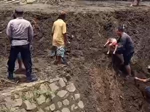 Balita Pasuruan Keluar Saat Ibu Tertidur Ditemukan Mengambang di Sungai