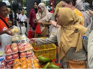 Antusiasme Warga Warnai Bazar Prime Ramadan Jakarta 2026 di Balai Kota