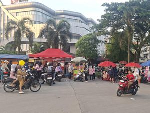 Berburu Takjil di GDC Depok