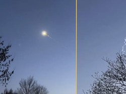 Bola Api Meledak di Eropa, Pecahannya Jebol Atap Rumah Warga