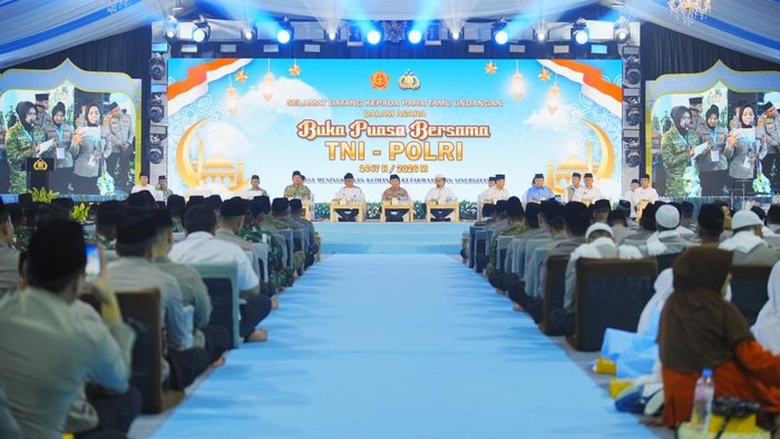 Menhan dan Kapolri Hadiri Buka Puasa Bersama TNI-Polri