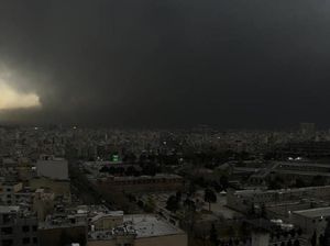 Hujan Hitam Turun di Iran, Ilmuwan Ungkap Fakta-fakta Mengerikan