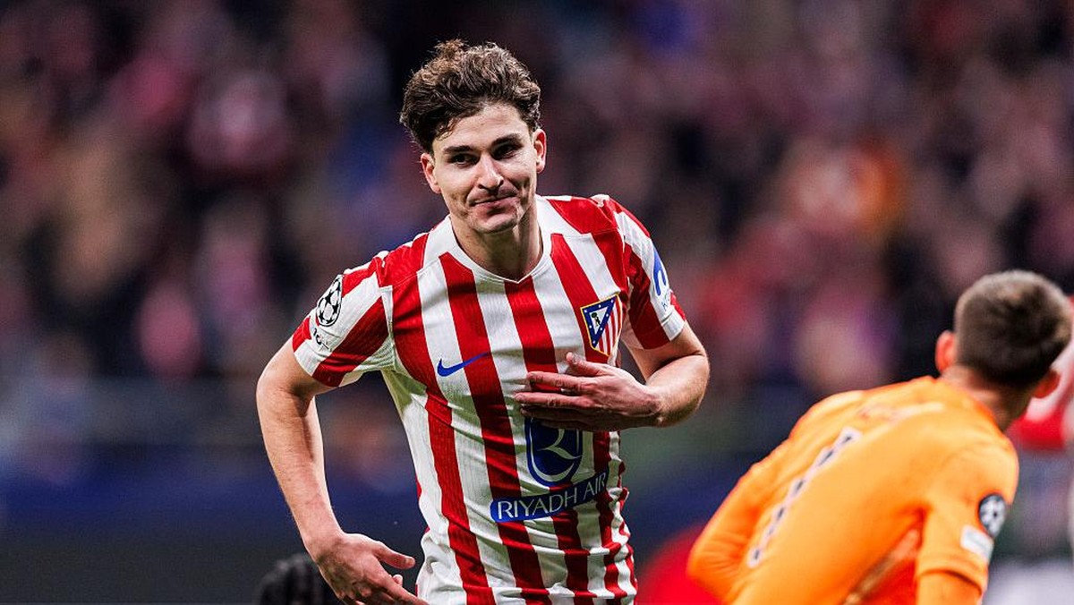 Julian Alvarez terus dikaitkan dengan Barcelona. Foto: Getty Images/Eurasia Sport Images