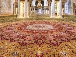 Karpet Masjid Terbesar di Dunia, Luasnya 28 Kali Lapangan Padel!