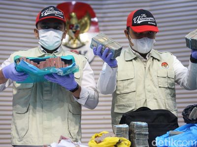 KPK Tunjukkan Uang Hasil OTT Bupati Rejang Lebong