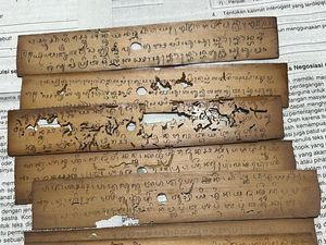 Lontar Warga Pupuan Dikonservasi Penyuluh Bahasa Bali Tabanan