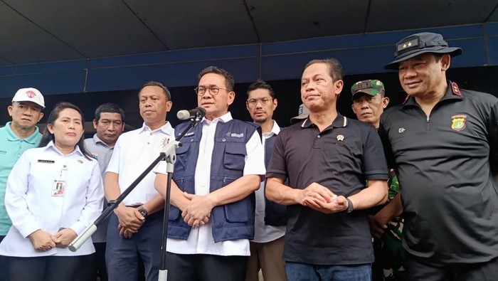 Mendag-Kapolda Metro Cek Ketersediaan Sembako Pasar Kramat Jati menjelang Lebaran