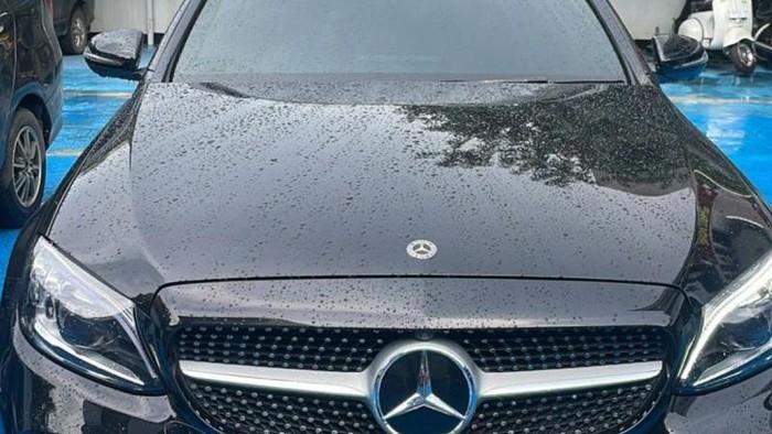 Pengemudi Mercedes C300 Diancam Debt Collector karena Cicilan Tak Dibayar