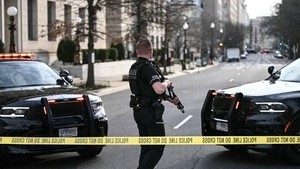 Area ke Gedung Putih AS Ditutup Usai Barikade Gerbang Ditabrak Mobil