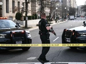 Area ke Gedung Putih AS Ditutup Usai Barikade Gerbang Ditabrak Mobil