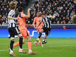 Pressing Newcastle Merepotkan, Flick Minta Barcelona Lakukan Ini