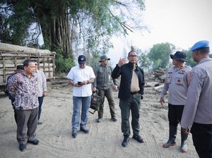 BNPP Kerahkan 6 Ekskavator, Bersihkan Jalan Pasca Banjir Aceh