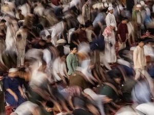Sepuluh Malam Terakhir Ramadan, Jamaah Ramai Iktikaf di Masjid Istiqlal