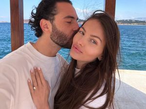 Gadis Tercantik di Dunia Dilamar, Siapa Pria yang Beruntung Itu?