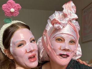 Morning Shed, Beauty Hack Viral TikTok Pakai Lem Mulut & Chin Strap saat Tidur