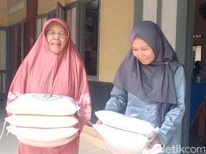 Tajir! Desa Sidowayah Klaten Bagikan THR Rp 150 Ribu-Beras 5 Kg ke Warga