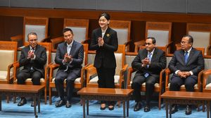 Rapat Paripurna DPR Sahkan Lima Anggota Dewan Komisioner OJK
