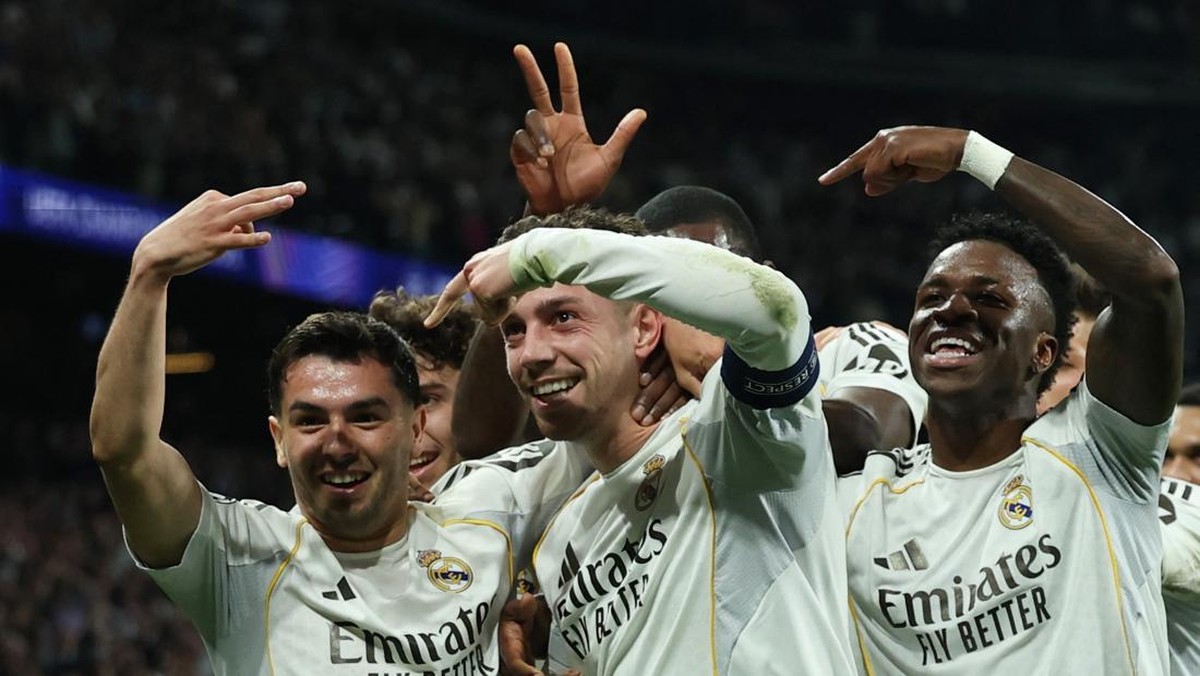 Federico Valverde gemilang saat Real Madrid mencukur Manchester City. (Foto: REUTERS/Violeta Santos Moura)