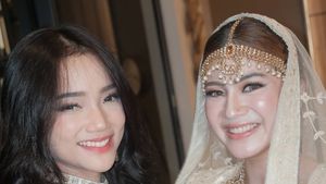 Gaya Fuji & Felicya Angelista Kompak Tampil Bak Artis Bollywood Pakai Lehenga