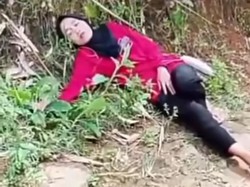 Ibu di Sinjai Digigit Ular Kobra Saat Antar Anak Mengaji