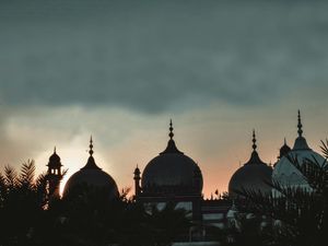 Jadwal Buka Puasa 3 Zona Waktu Indonesia Hari Ini 18 Maret 2026