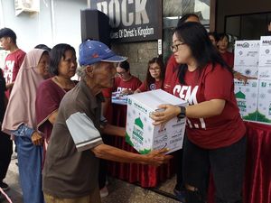 Jemaat Gereja Bethel Indonesia Tulungagung Bagikan 2.200 Parsel Lebaran