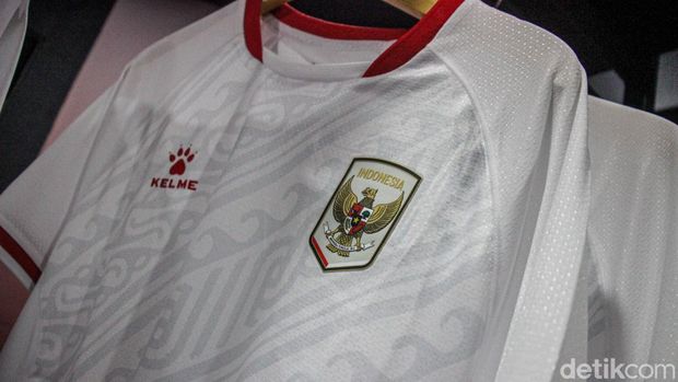 Jersey Baru Timnas Indonesia Diluncurkan di GBK Jersey tandang terbaru Timnas Indonesia.