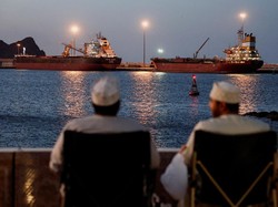 Perang AS-Iran Picu Kebijakan Ekstrem: Gaji Pejabat Dipotong, Pegawai WFH