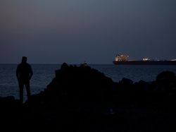 Dua Tetangga Indonesia Direstui Iran Lewat Selat Hormuz