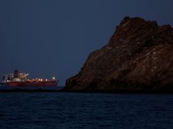 Iran Tegaskan Selat Hormuz Hanya Ditutup untuk Musuh