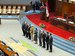 Paripurna DPR Setujui 5 Anggota Dewan Komisioner OJK Baru, Ini Daftarnya