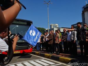 Pramono Resmikan Transjabodetabek Blok M-Soetta, Tarif Rp3.500 Selama 3 Bulan