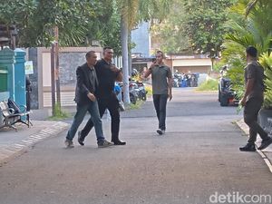 Rismon Sianipar Temui Jokowi di Solo