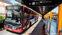 Resmi Beroperasi! Transjabodetabek Blok M-Bandara Soetta, Tarifnya Cuma Rp 3.500
