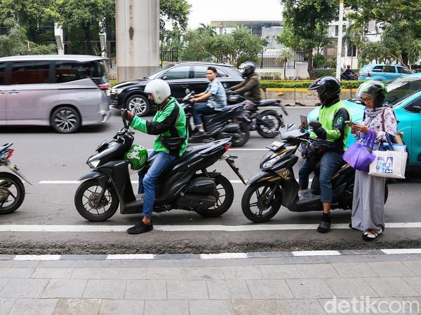 Sulit Dapat Driver, Warga Jakarta Keluhkan Layanan Ojol