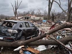 Tornado Porak - Porandakan Permukiman di Illinois