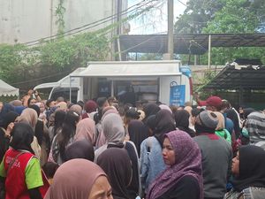 Penukaran Uang di Balai Kota Bogor Diserbu Warga, Ada yang Antre Sejak Pagi