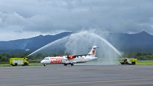 Potret Penerbangan Perdana Wings Air Maumere-Makassar