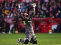 Liverpool Vs Tottenham: Alisson Bisa Main?