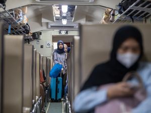 Gunung Anak Krakatau Siaga, Kereta Api Tujuan Lampung Tetap Beroperasi