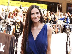 Demi Moore Tampil Super Ramping di Red Carpet, Netizen Ramai Bahas Ozempic