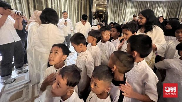 Foto kegiatan Corporate Social Responsibility (CSR), Trans Hotel Jakarta, Jumat, 13 Maret 2026.