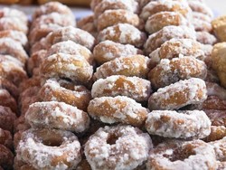 Bukan Donat Biasa, Ini Jalabia Jajanan Tradisional Khas Bekasi