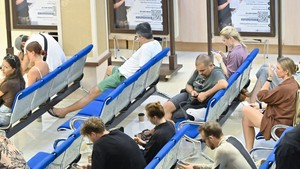 Konflik Timur Tengah Picu Pembatalan Penerbangan, Imigrasi Bali Layani WNA