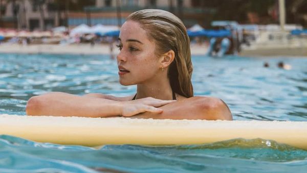 Kenalin Nih Penjaga Pantai Penerus Pamela Anderson!