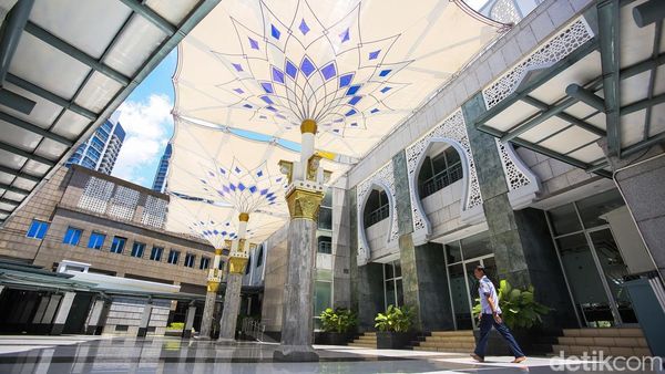 Masjid Assahara Hadirkan Nuansa Masjid Nabawi