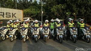 Motor Senyum TNI-Polri Siap Layani Pemudik di Tol dan Rest Area Km 57