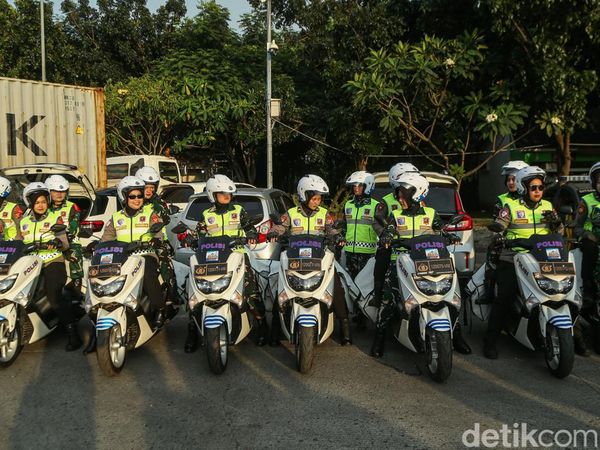 Motor Senyum TNI-Polri Siap Layani Pemudik di Tol dan Rest Area Km 57